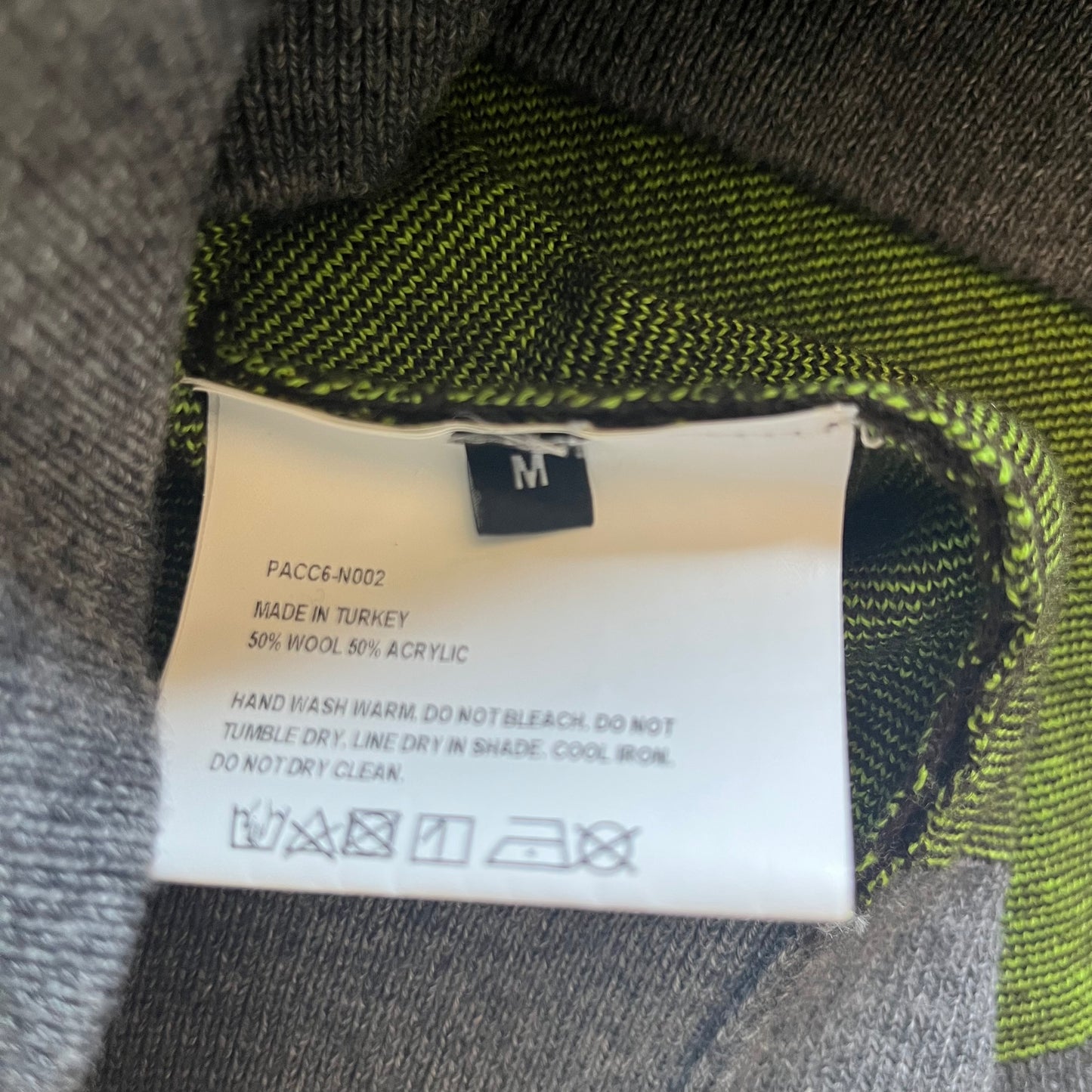 V-Neck Sweater (M)